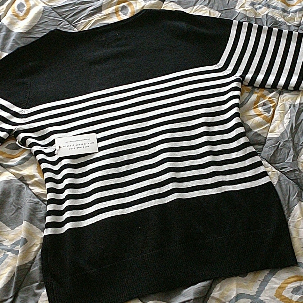 Sweater - Picture 2 of 5